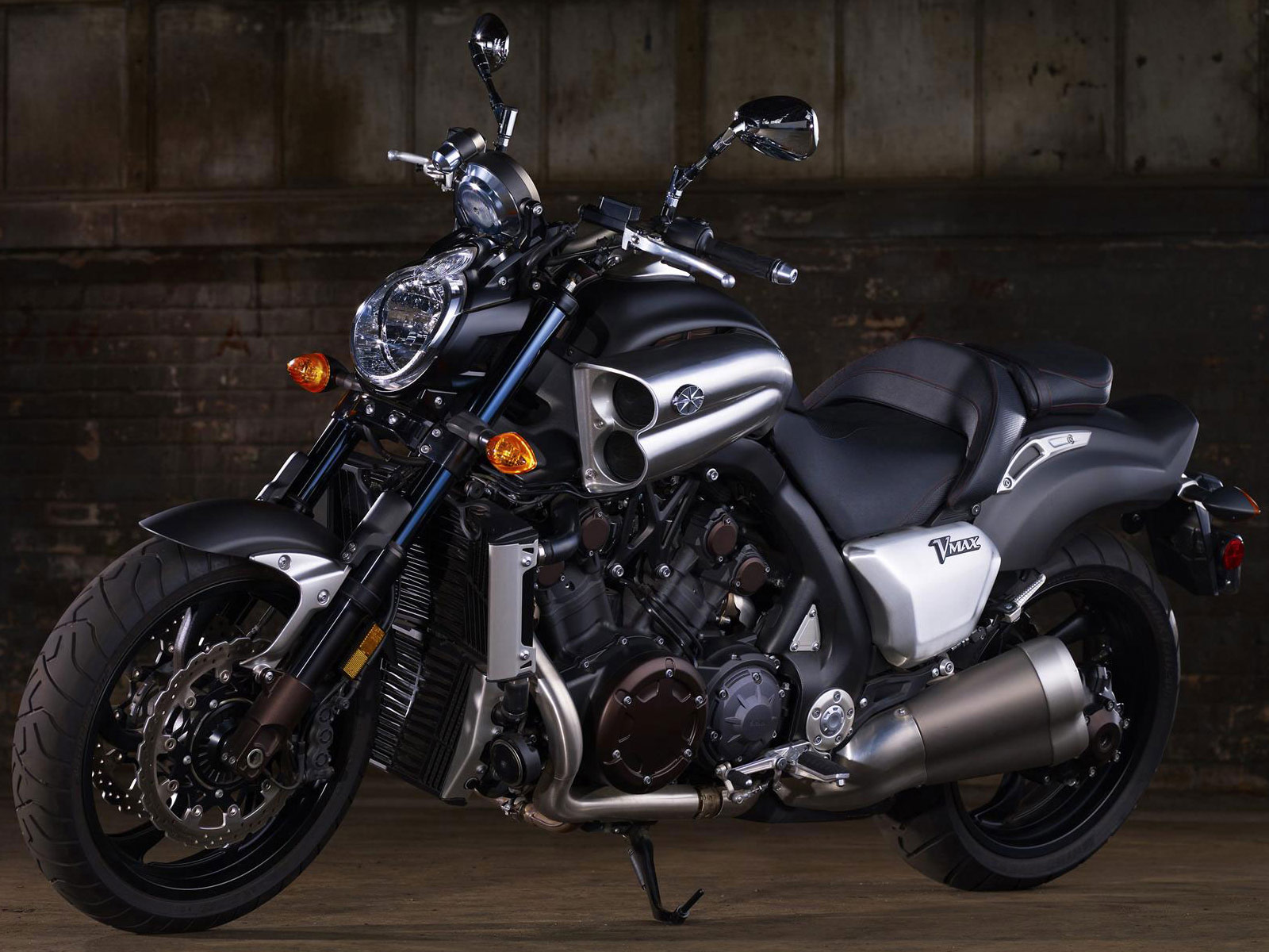 Motorcycles Specification 2012 Yamaha VMAX VMX17 Review